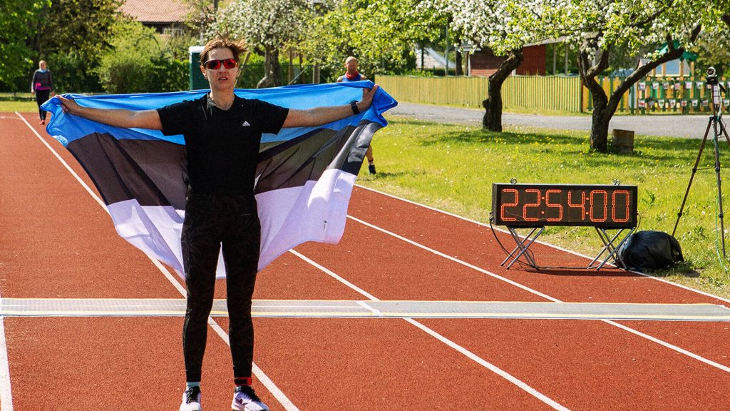 700 kilomeetrit kuue päevaga: uskumatud rekordid tõid tartlannale aasta ultrajooksja tiitli