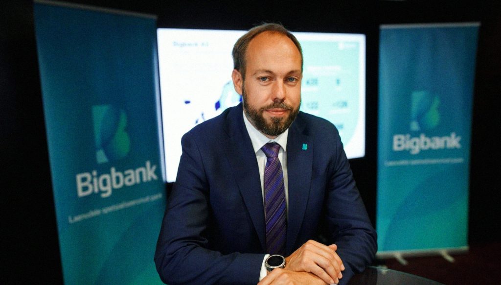 Bigbank murrab universaalpankade liigasse ja toob turule deebetkaardid