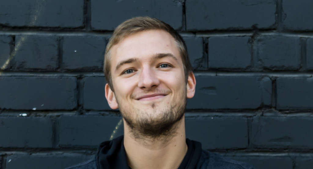 Ari Matti Mustonen: Eesti komöödia staar Ameerikas